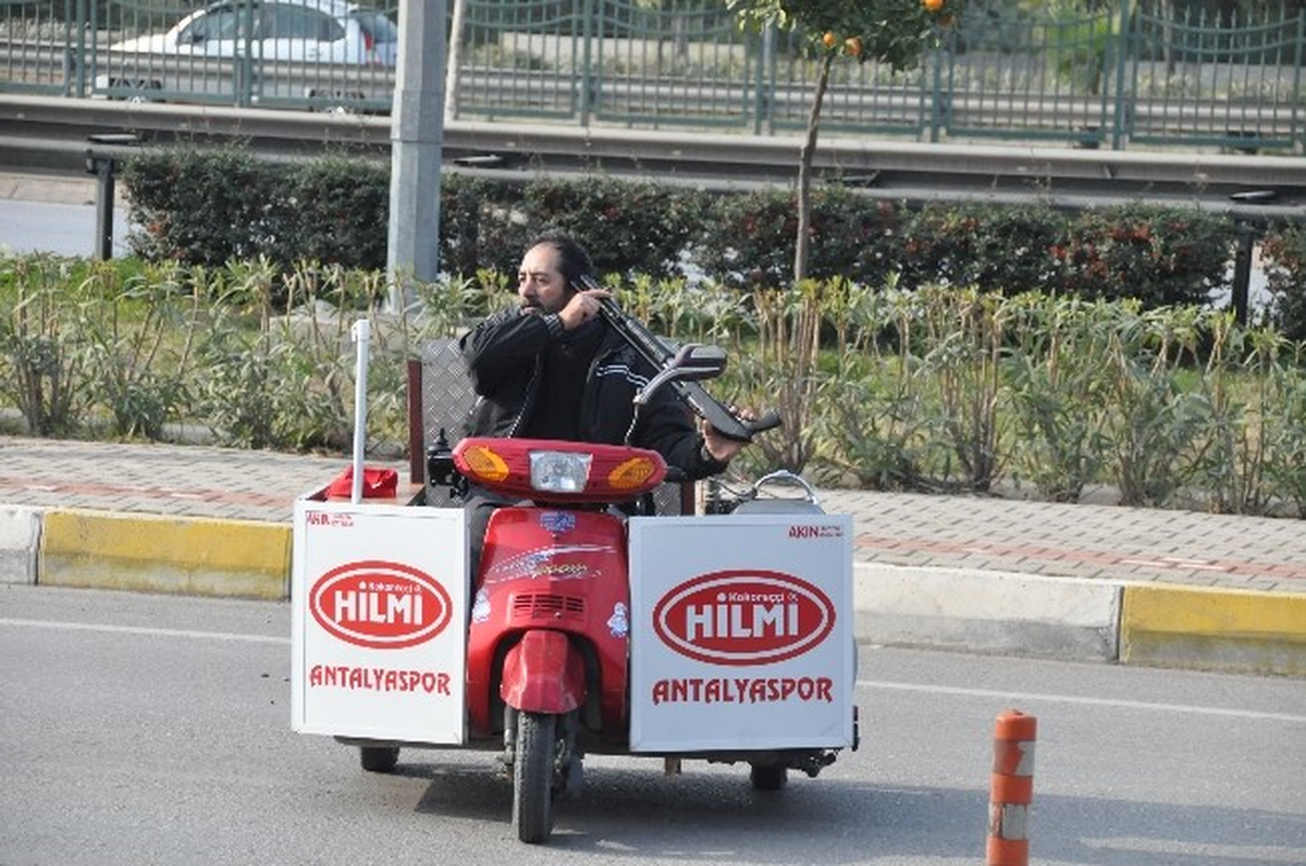 Antalya Adliyesi Bahçesinde İntihar Girişimi