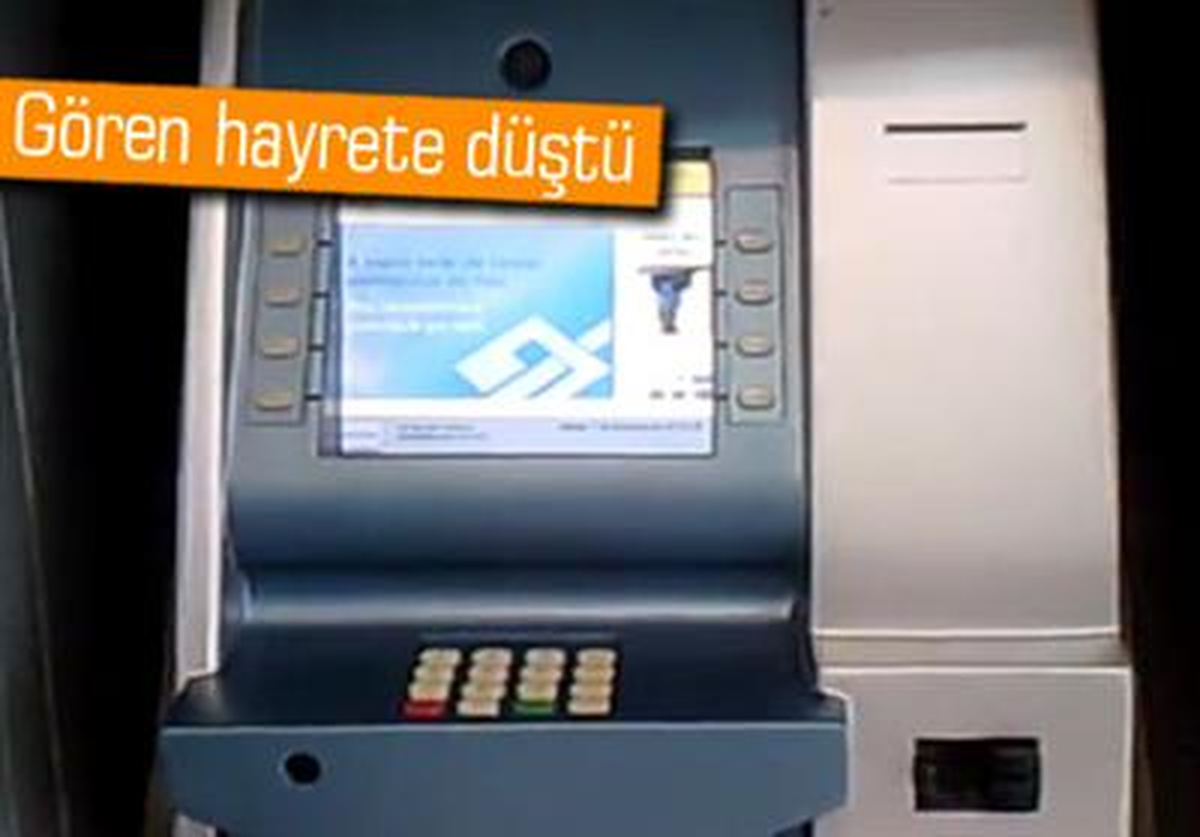 Atm\'nin Üzerine Sahte Atm Yerleştirdiler!