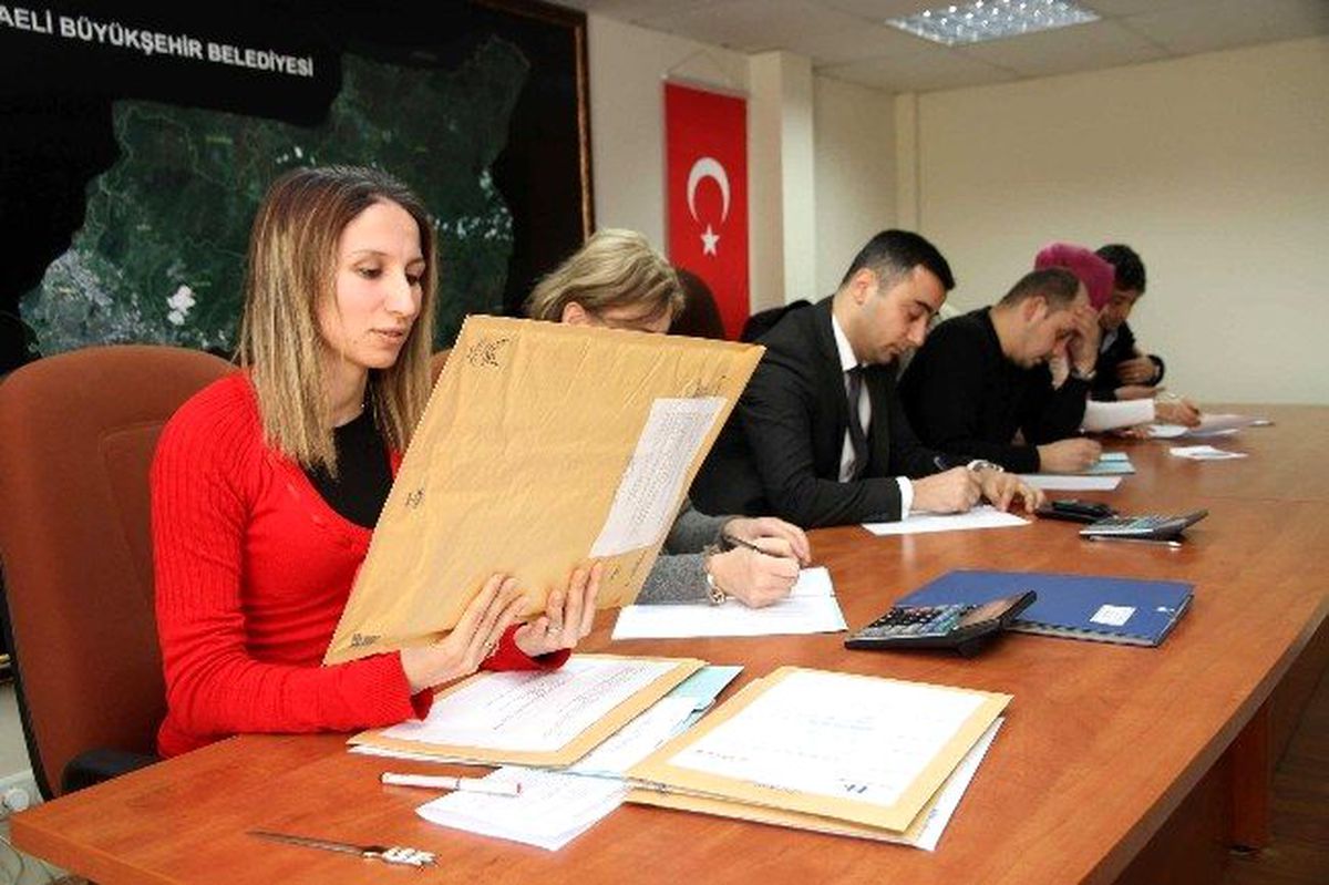 Başiskele\'ye Kent Meydanı İçin İlk Adım
