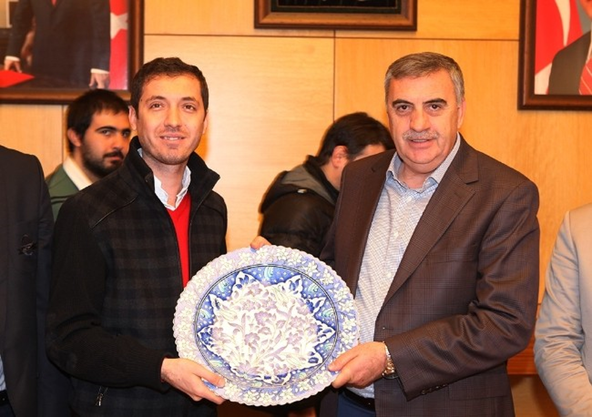 Başkan Toçoğlu, AK Parti Adapazarı İlçe Gençlik Kollarını Makamında Ağırladı