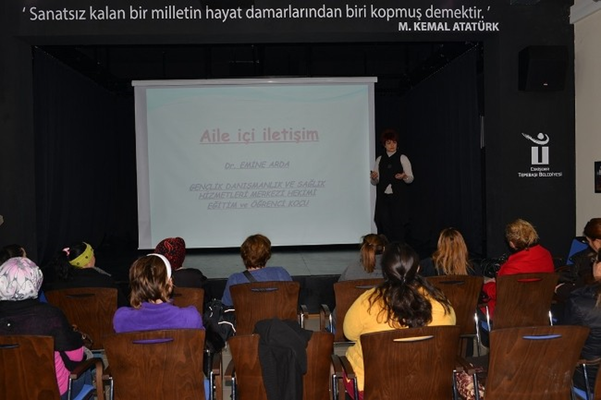 Batıkent Beldeevi\'nde "Aile İçi İletişim" Konulu Söyleşi