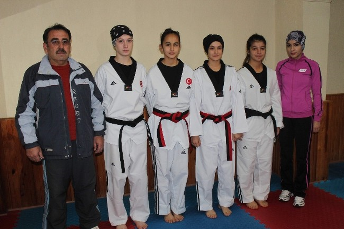 Beyşehirli 4 Tekvandocu Olimpiyatlara Hazırlanıyor