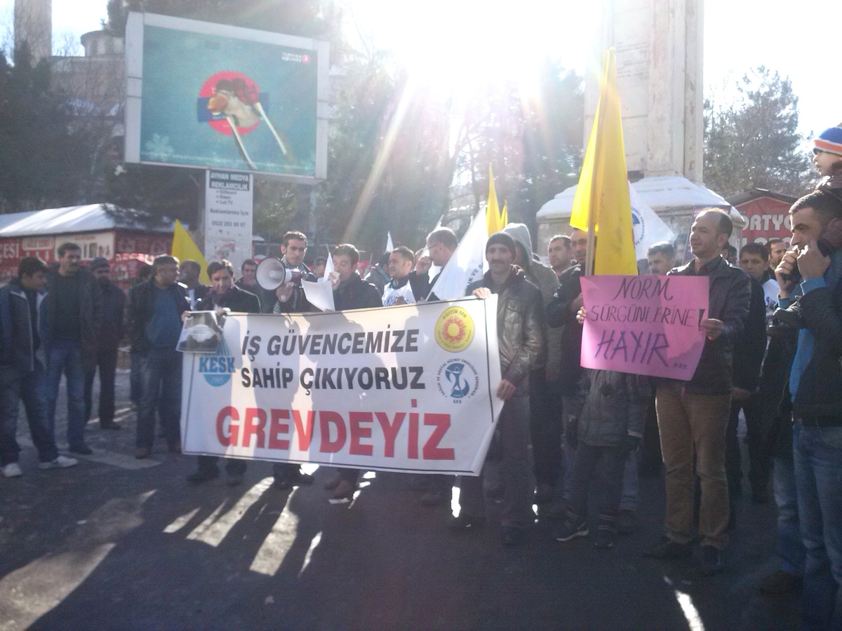 Bingöl\'de KESK Üyeleri Bir Günlük Greve Gitti