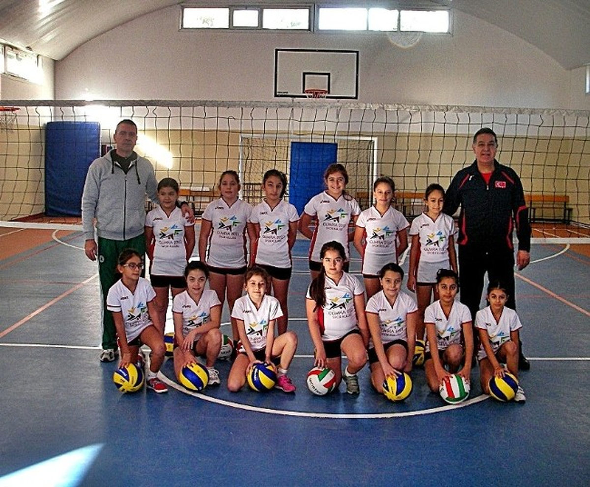 Büyükçekmece\'de Voleybol Atağı