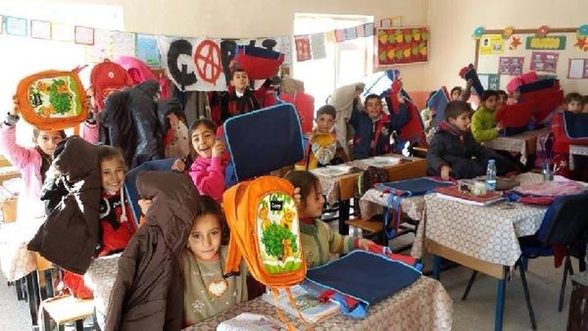 Çarşı\'nın Yardımı Köy Okullarına Ulaştı