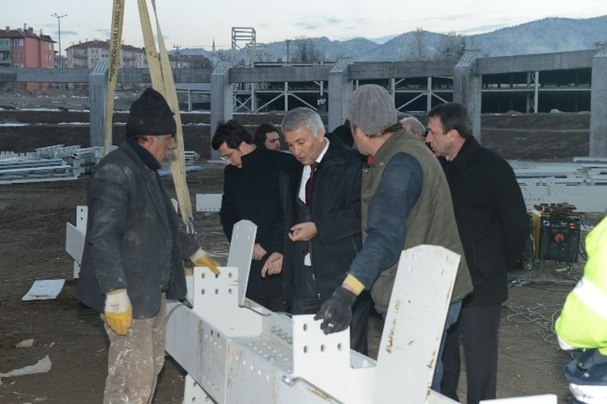 Çelik Aksamı Çöken Gökkube Fuar Merkezi İnşaatı Yeniden Başladı