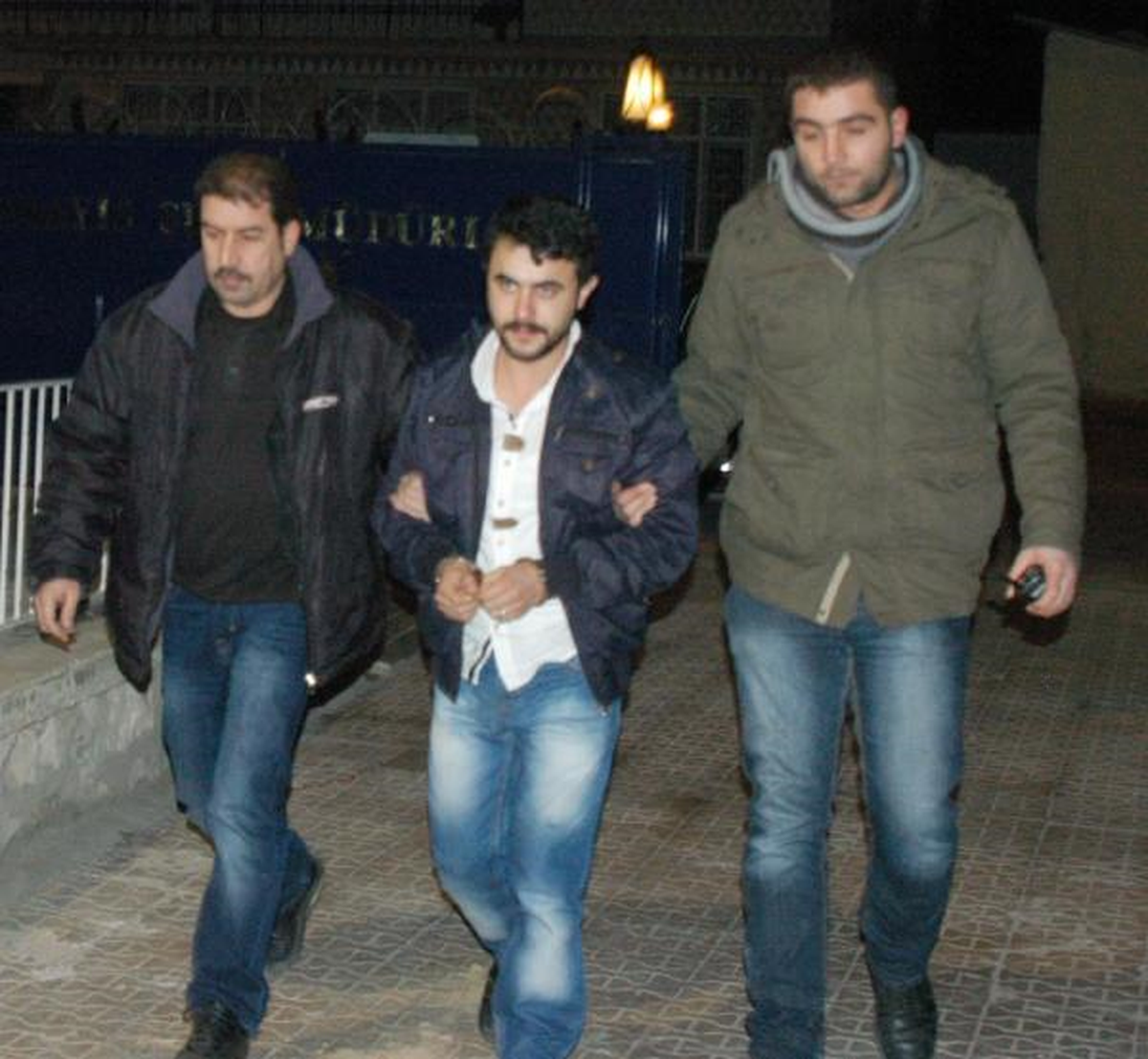 Cezaevi Firarisi, Kız Arkadaşıyla Buluşurken Yakalandı