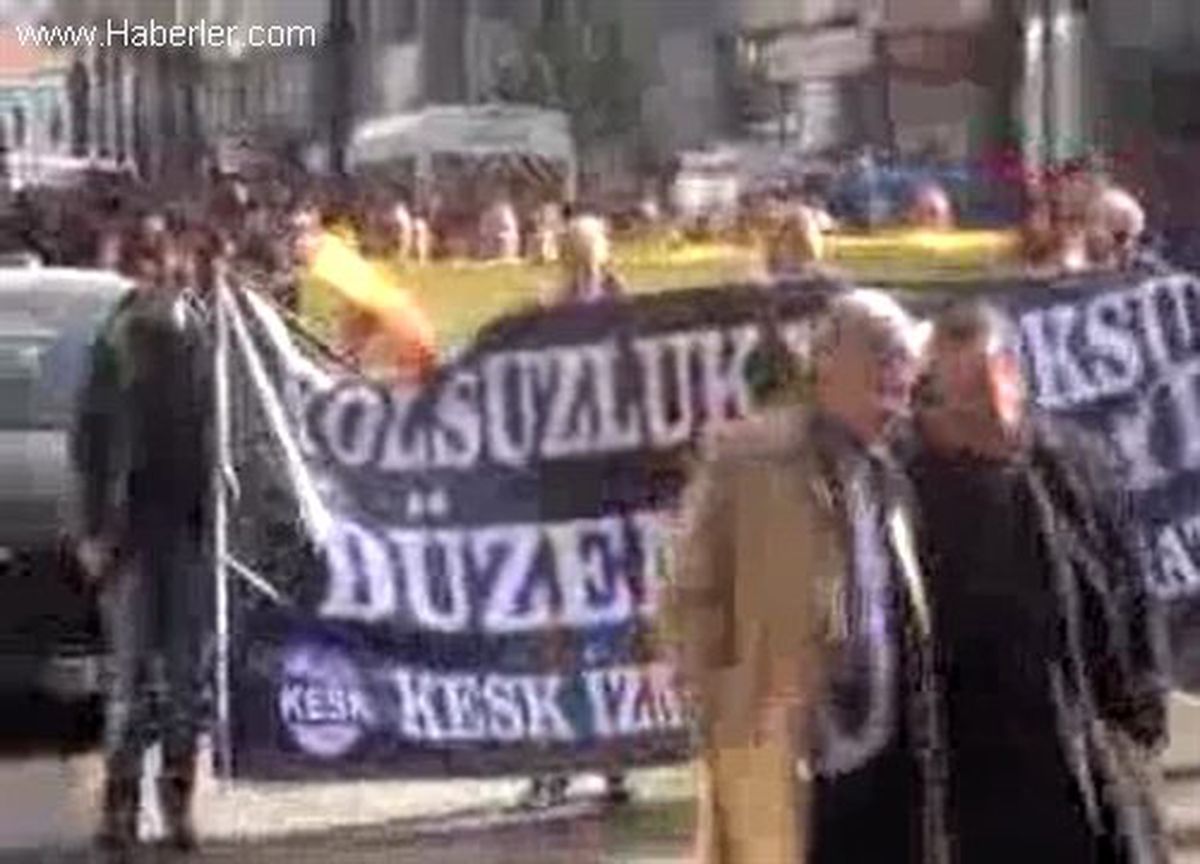 Dha Yurt;memurların Halkbank Protestosu