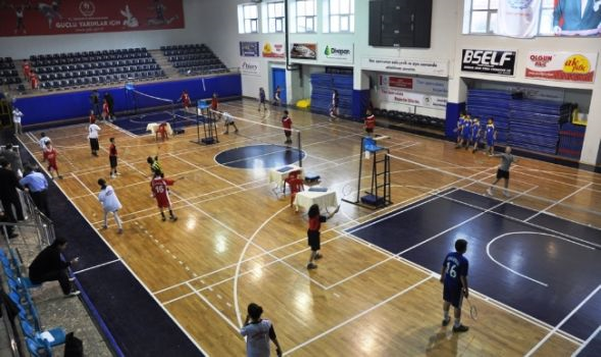 Düzce\'de Badminton Müsabakaları Sona Erdi