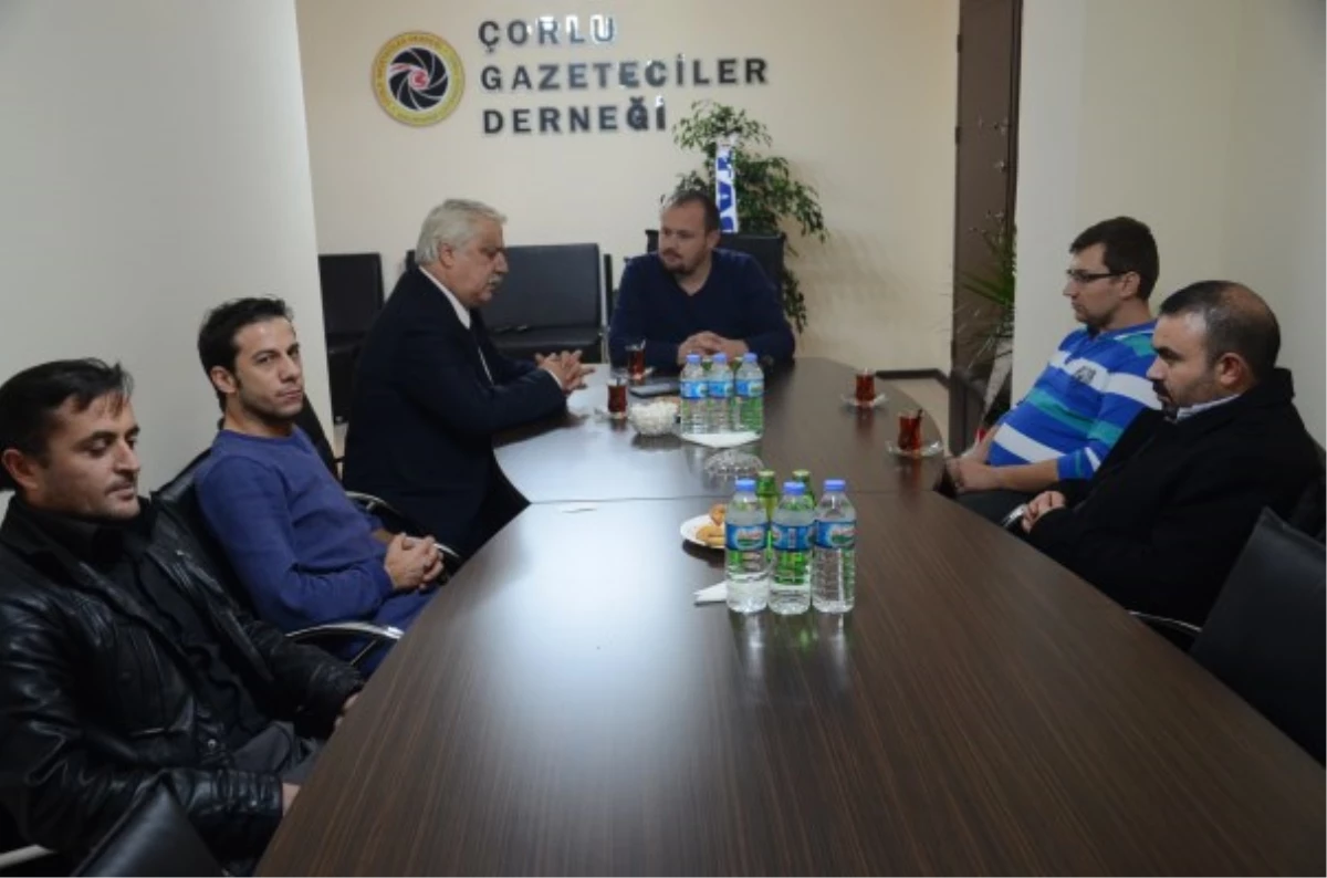 Erdoğan Kaplan\'dan Çorlu Gazeteciler Derneği\'ne Ziyaret
