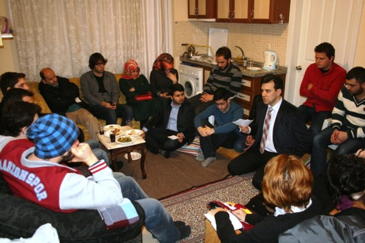 Esgin Üniversite Öğrencileriyle Bir Araya Geldi