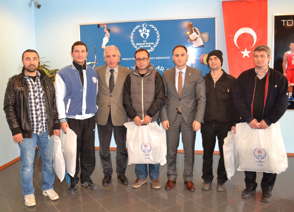 Görme Engelli Sporcular ve Kulüp Yöneticileri Ödüllendirildi