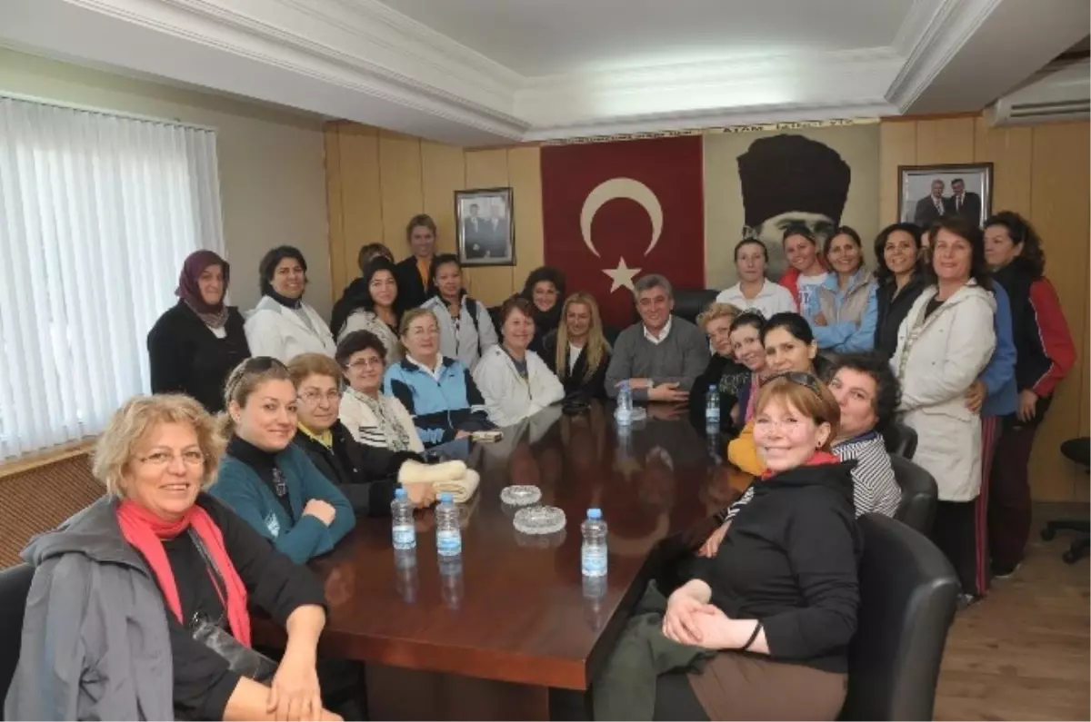 Güzelbahçe'nin Başkanı'na Kadınlardan Teşekkür