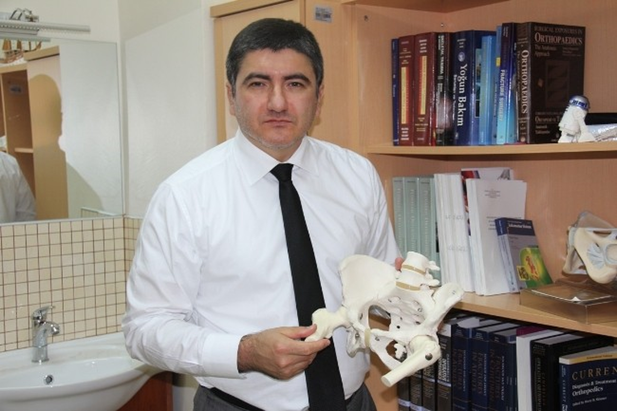 "Halı Sahalarda Sağlık Ekibi Bulunmalı"