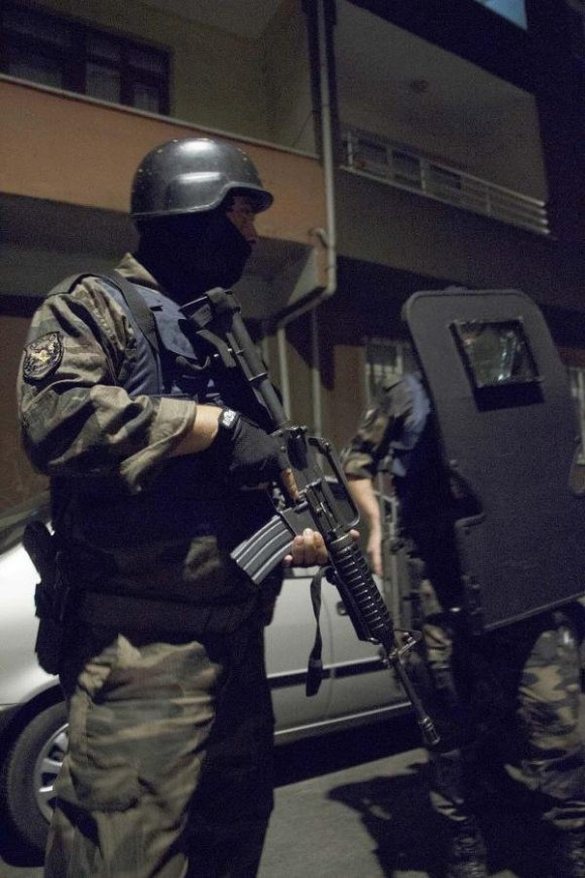 İstanbul\'daki Terör Operasyonu : 3 Gözaltı