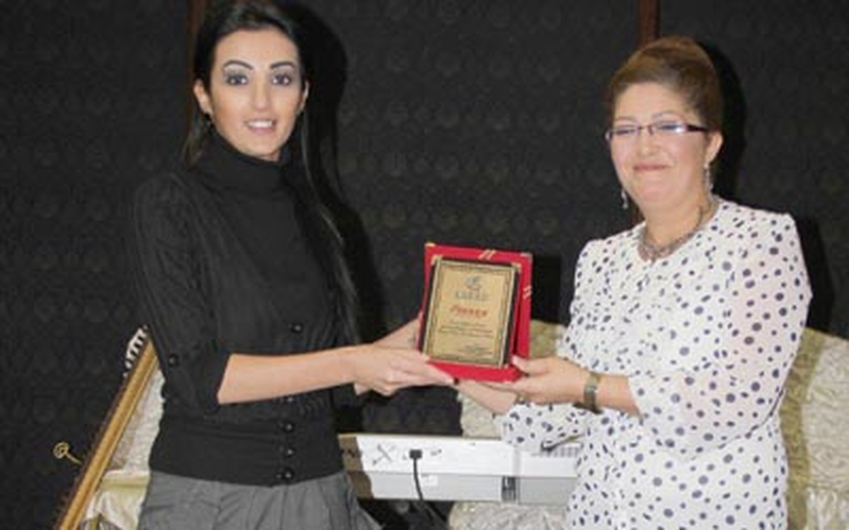 Kadınlardan Piazza\'ya Teşekkür Plaketi