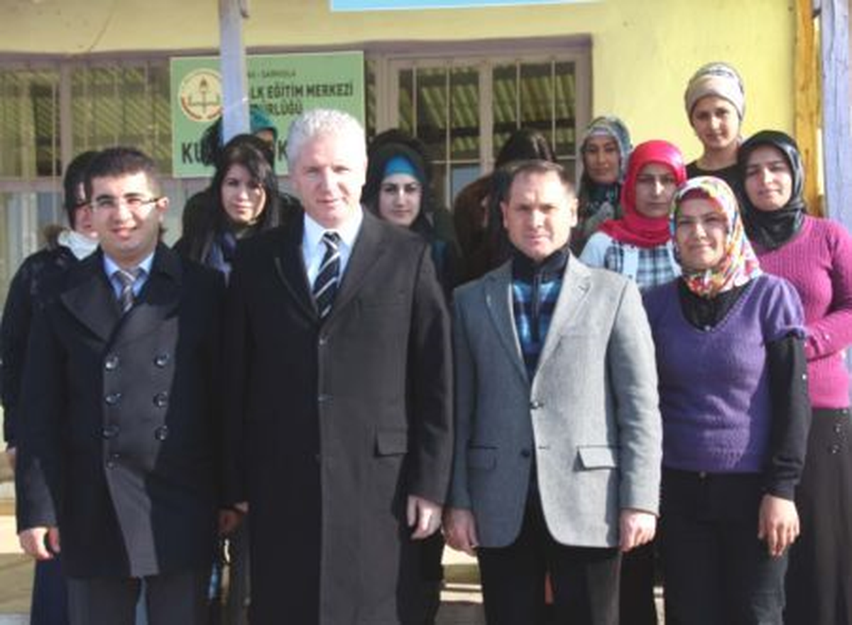 Kaymakam Gül\'den Kuaförlük Kursuna Katılanlara Ziyaret