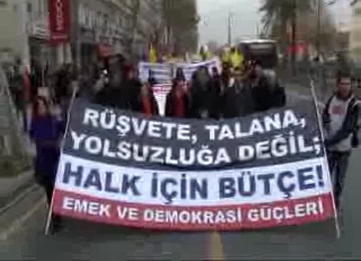 Kesk, Ayakkabı Kutularıyla Yürüdü