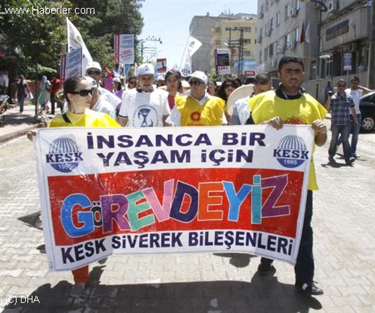 Şanlıurfa\'da KESK Üyelerinden 1 Günlük İş Bırakma Eylemi