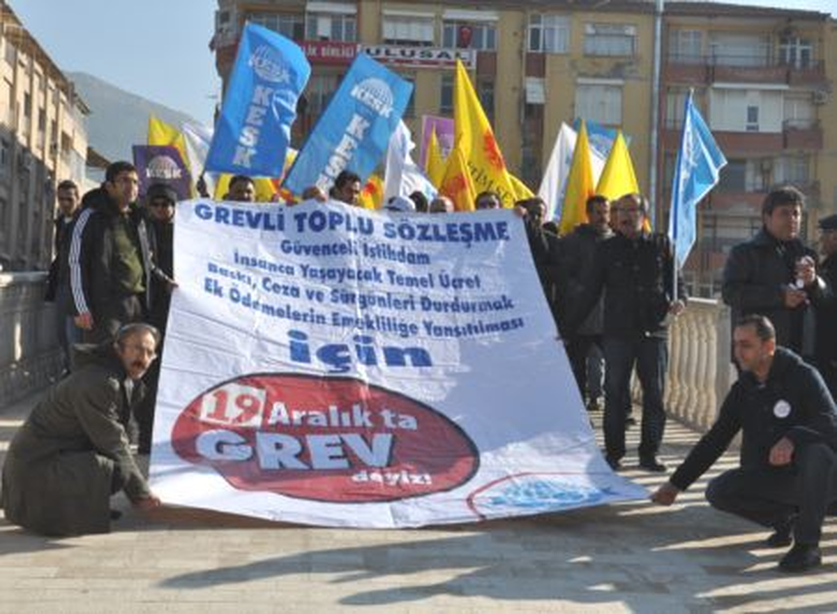 Kesk ve Eğitim-sen Üyeleri Grevde