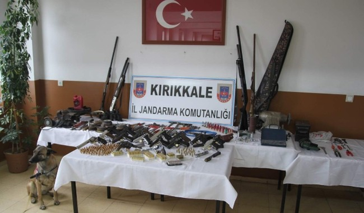 Kırıkkale\'da Silah ve Kaçak İçki Operasyonu