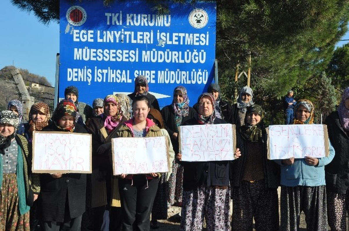 Manisa\'da Köylülerden İşe Alınmama Eylemi