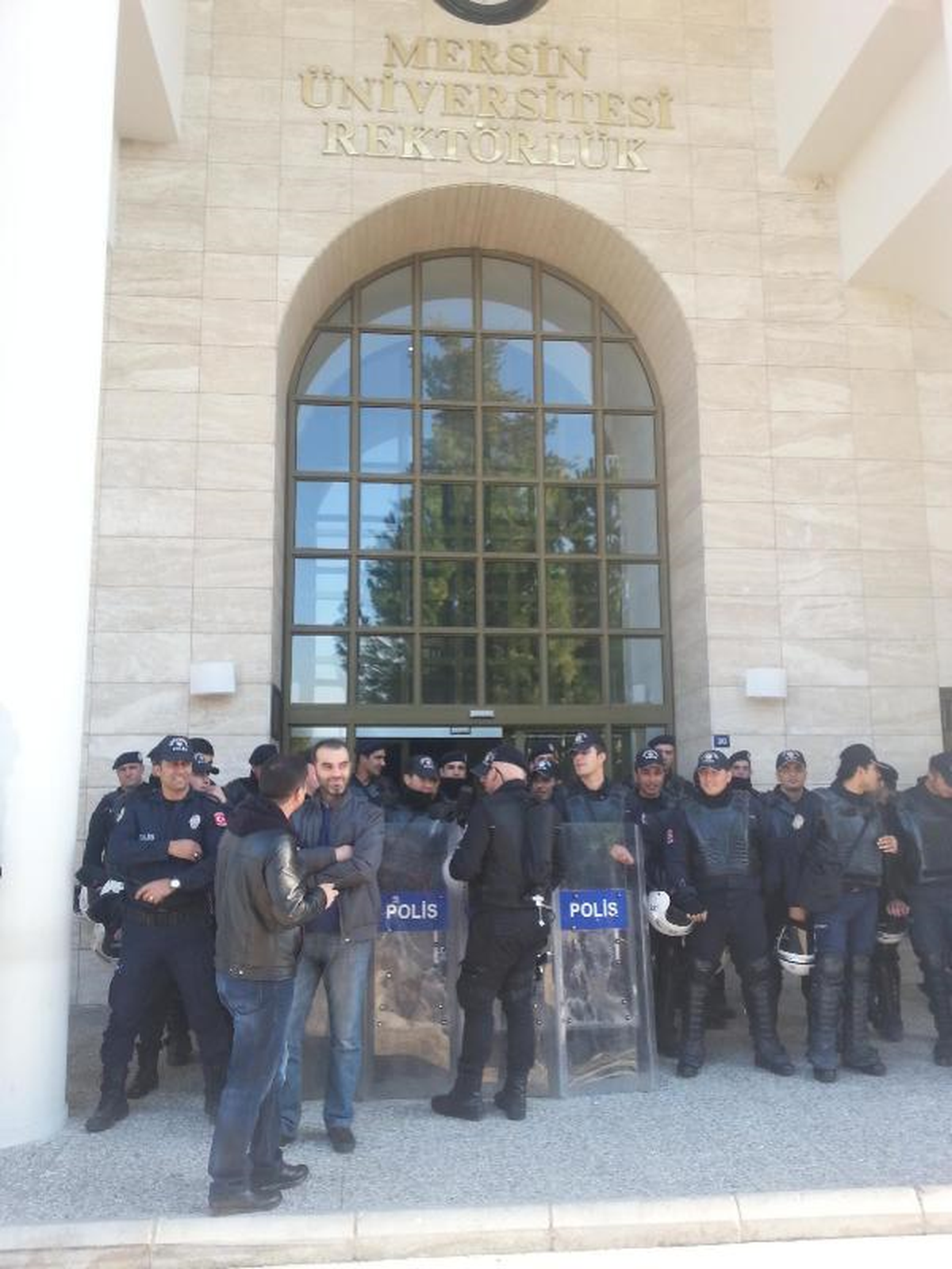 Mersin Üniversitesi\'nde Rektörlük İşgali (1)