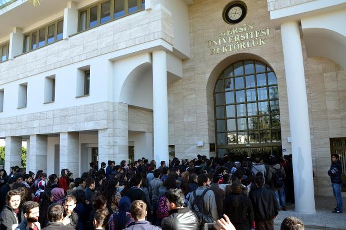 Mersin Üniversitesi\'nde Rektörlük İşgali (2)