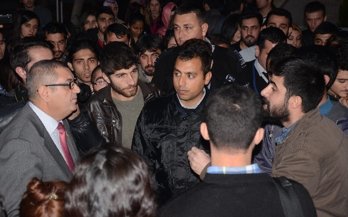 MEÜ\'lü Öğrenciler Ölen Arkadaşları İçin Eylem Yaptı