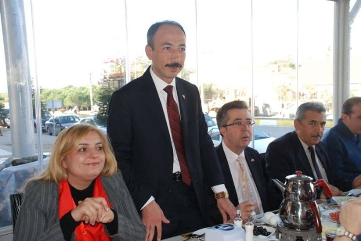 MHP\'den Birlik Beraberlik Kahvaltısı