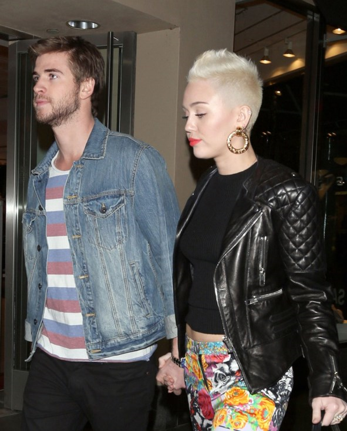 Miley Cyrus Nişanlısına Geri Dönmek İstiyor