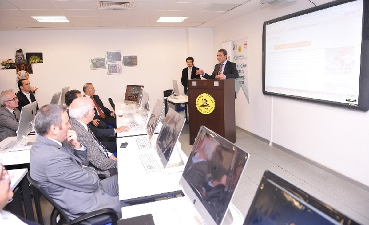 Mobil Teknoloji Geliştirme Laboratuvarı Açıldı