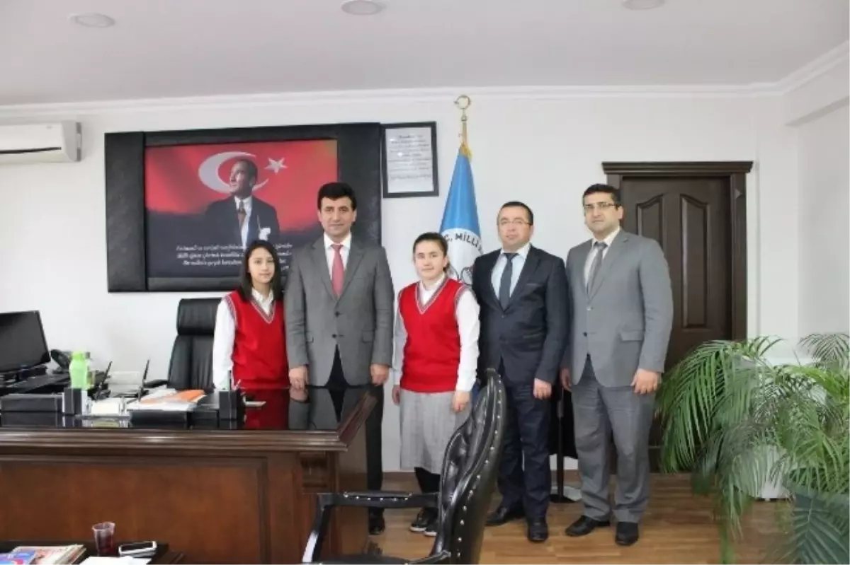Öğrenciler Milli Eğitim Müdürü ile Röportaj Yaptı