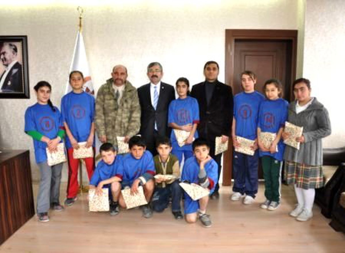 Öğrencilerden Vidinel\'e Ziyaret