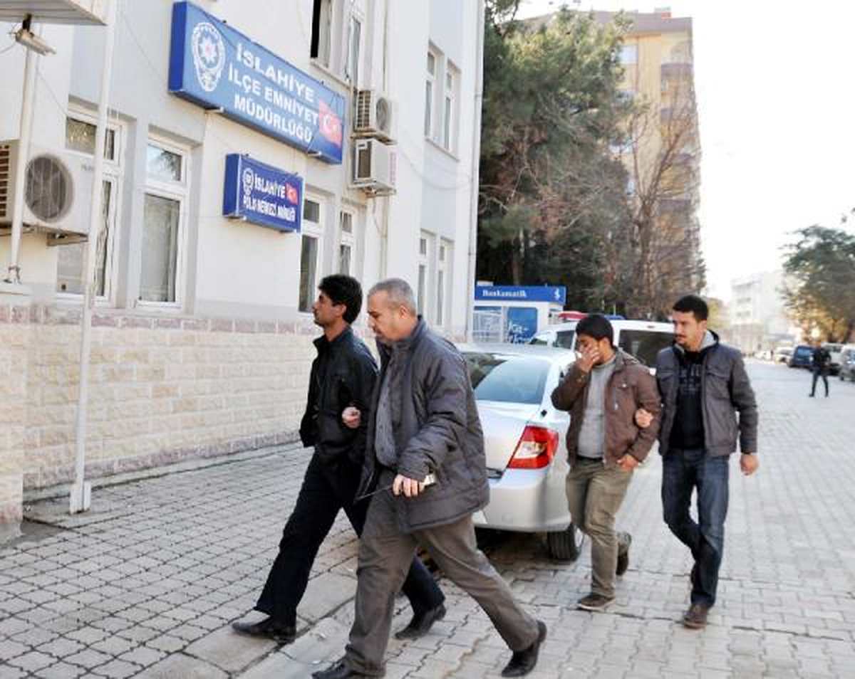 Otomobil Çalan 2 Suriyeli Yakalandı