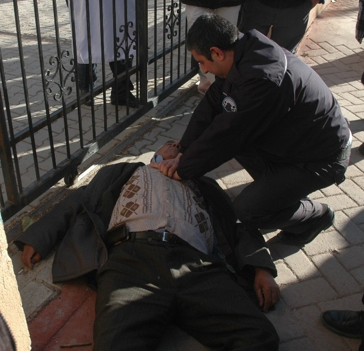 (Özel Haber) Polis Memurunun Hayata Döndürme Çabası