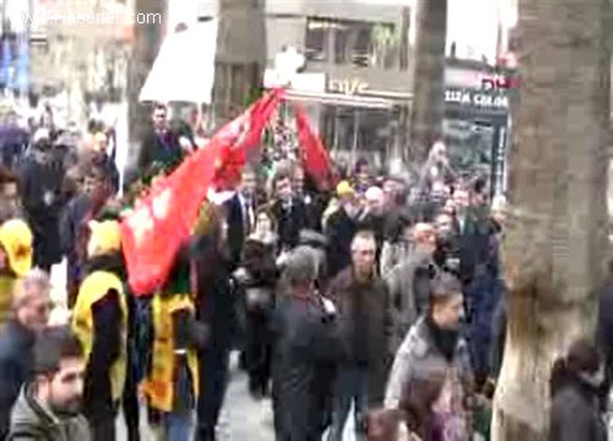 Polisle Eylemciler Arasında Gerginlik