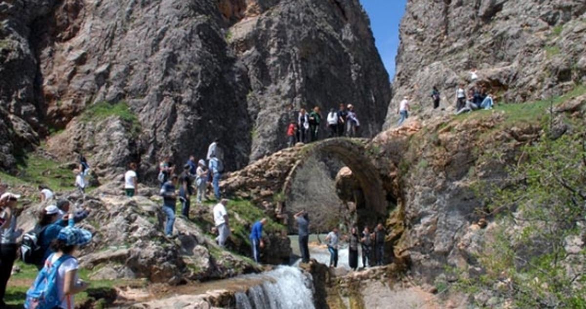 Rabat Kalesi ve Köprüsü Arkeolojik Sit Olarak Tescillendi