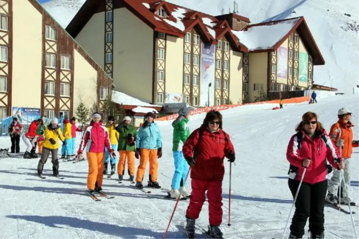 Rus ve Ukraynalı Gazeteciler Palandöken\'de Sporlar Yaptı