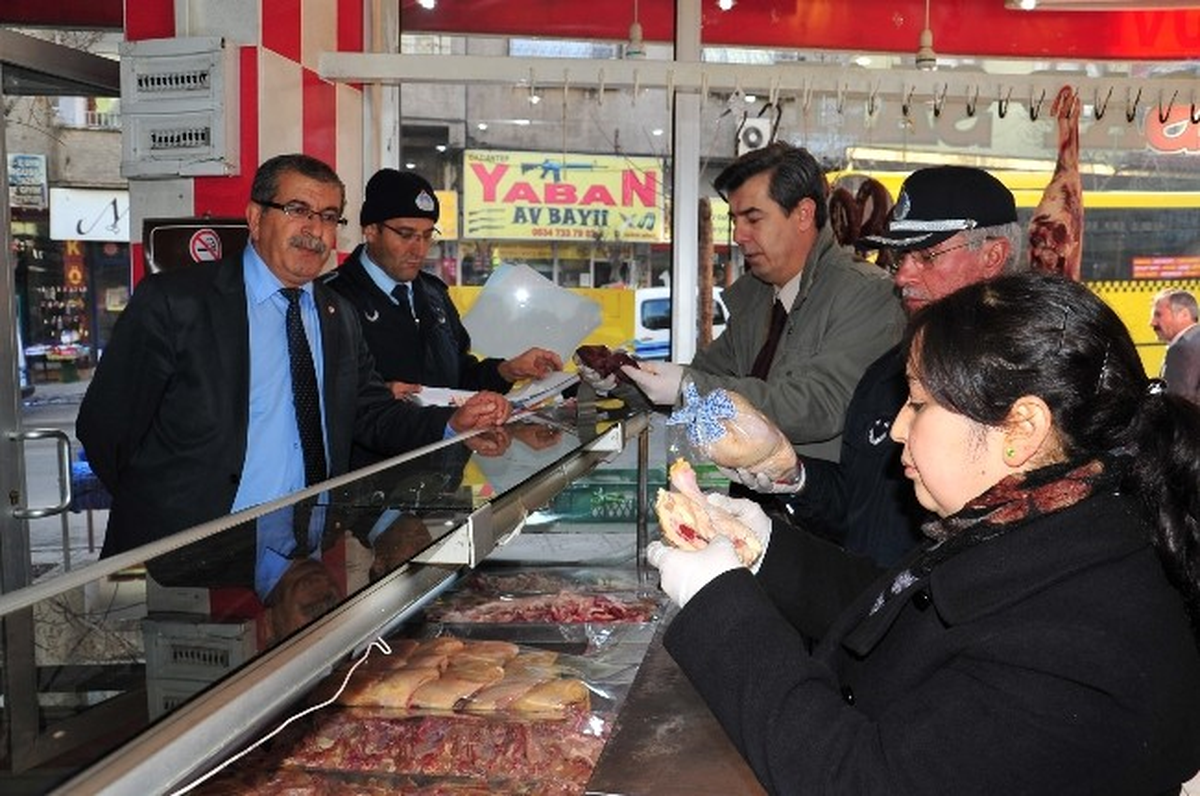 Şahinbey Belediyesi Zabıta Ekipleri Balıkçı ve Kasapları Denetledi