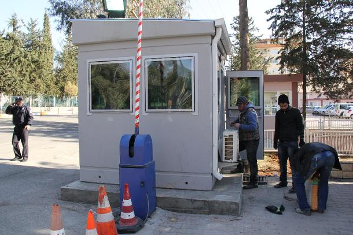Şanlıurfa\'da Polisler Zırhlı Kulübede Nöbet Tutacak