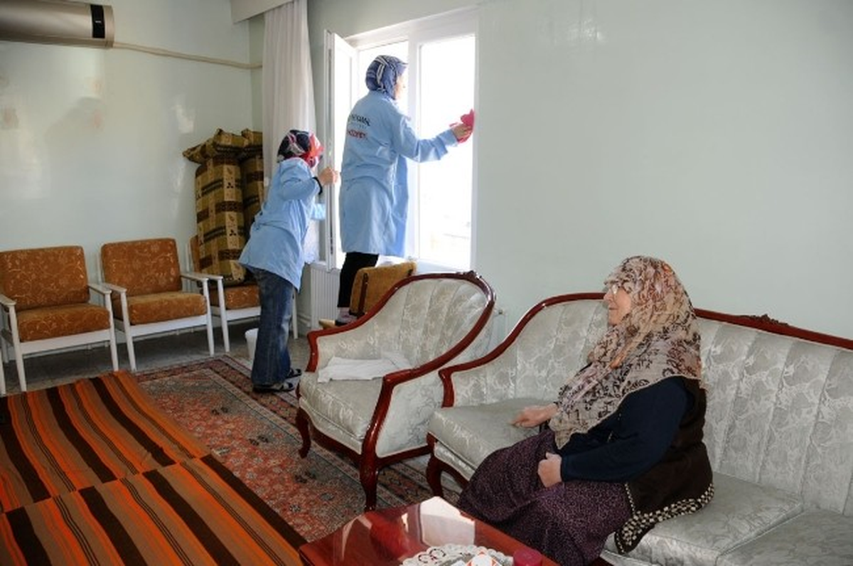 Şehitkamil Belediyesi Yaşlı ve Hasta Ailelere \'Vefa\'sını Eksik Etmiyor