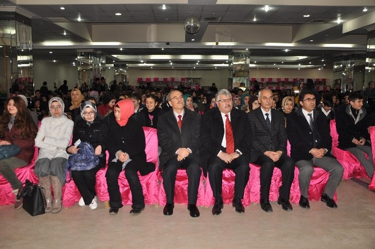 Sorgun\'da \'Aile ve Gençlik Eğitimi\' Konferansı Düzenlendi