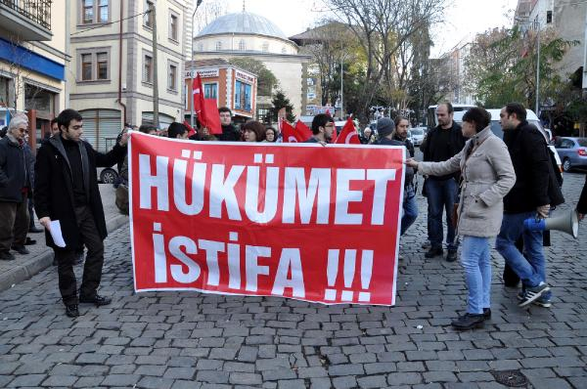 Tgb\'li Öğrencilerden Hükümeti Protesto Eylemi