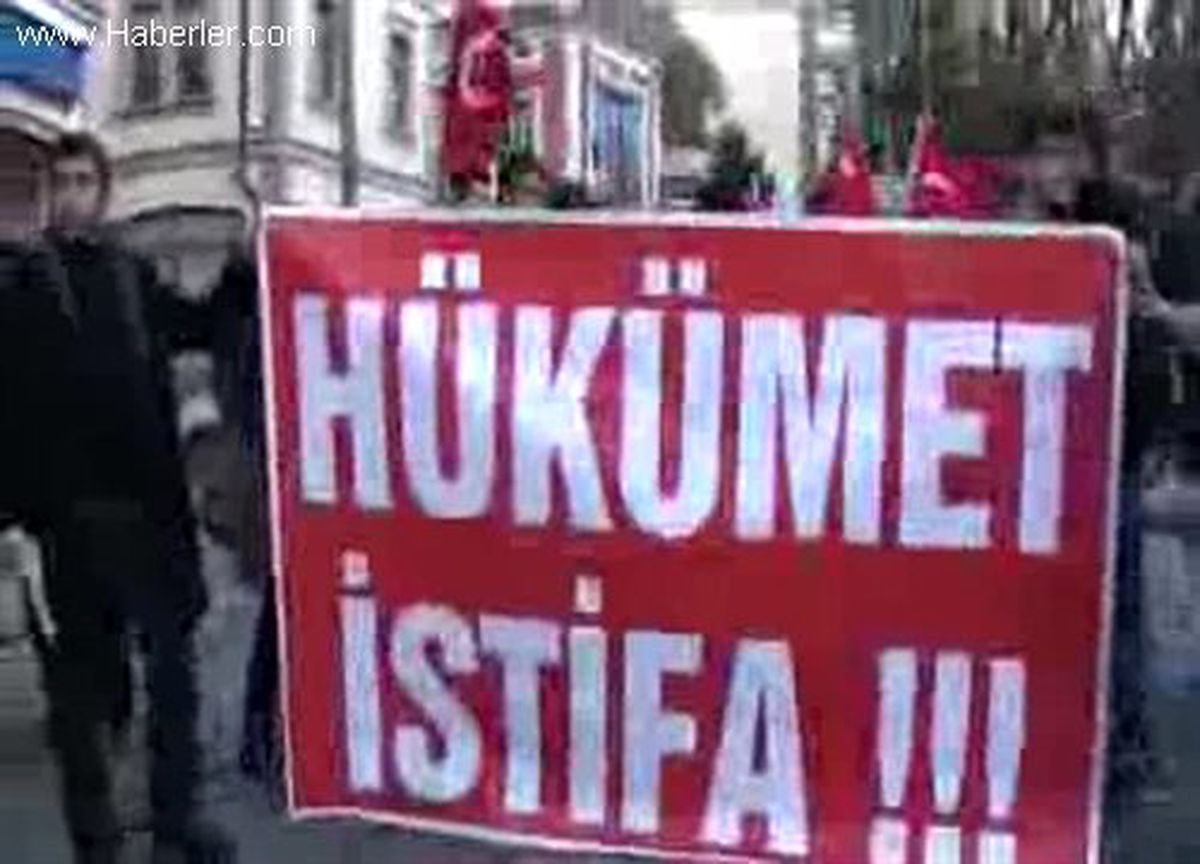 Tgb\'li Öğrencilerden Hükümeti Protesto Eylemi