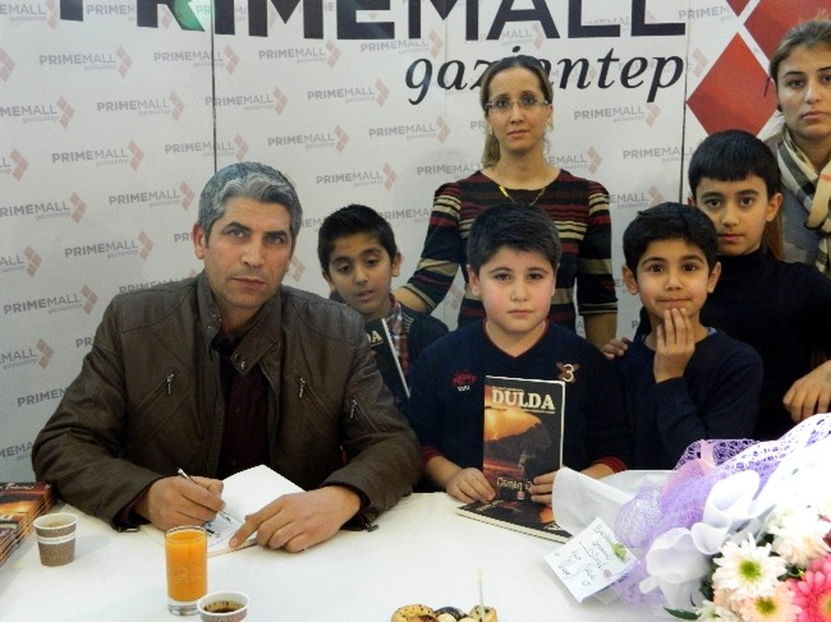 Yazar Durak, Dulda İsimli Eserinin İmza Törenine Katıldı