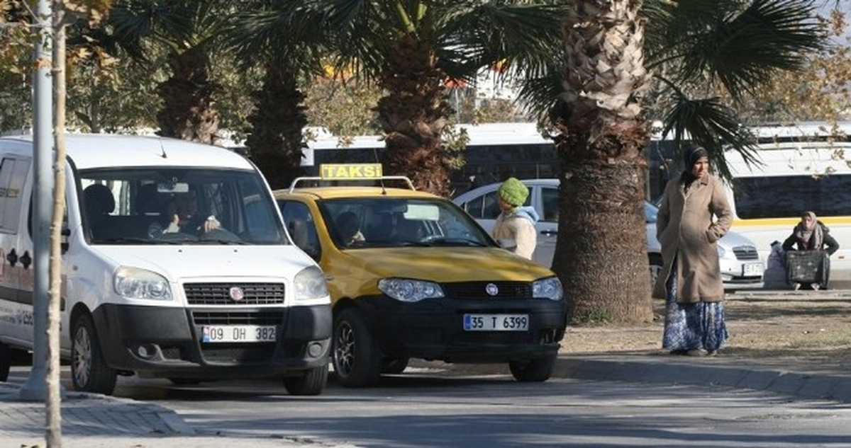 Yol Ortasında Dinlenen Suriyeliler Yürekleri Ağızlara Getiriyor