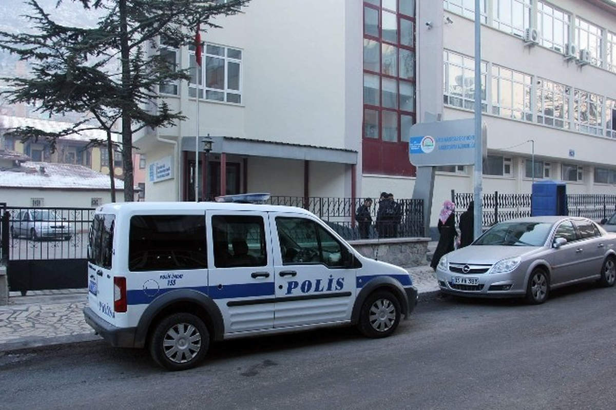 Afyonkarahisar\'da Patlama: 3 Yaralı