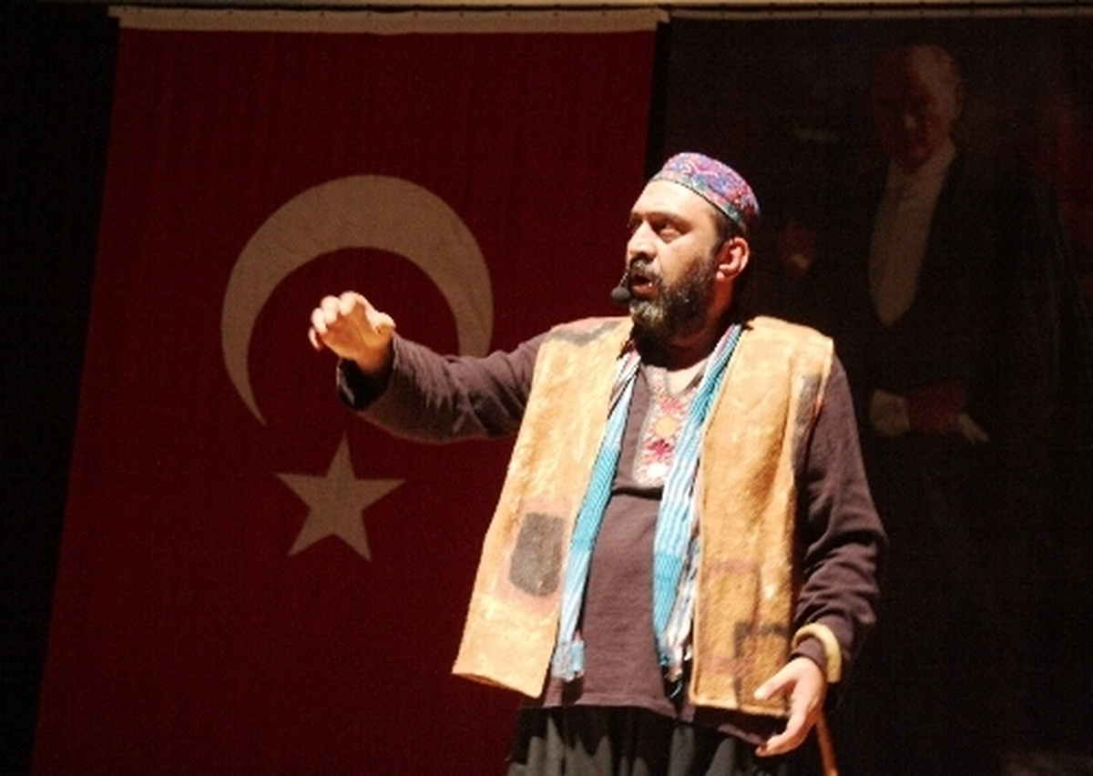 "Ahmet Yenilmez Tiyatrosu" Hatay\'a Geliyor