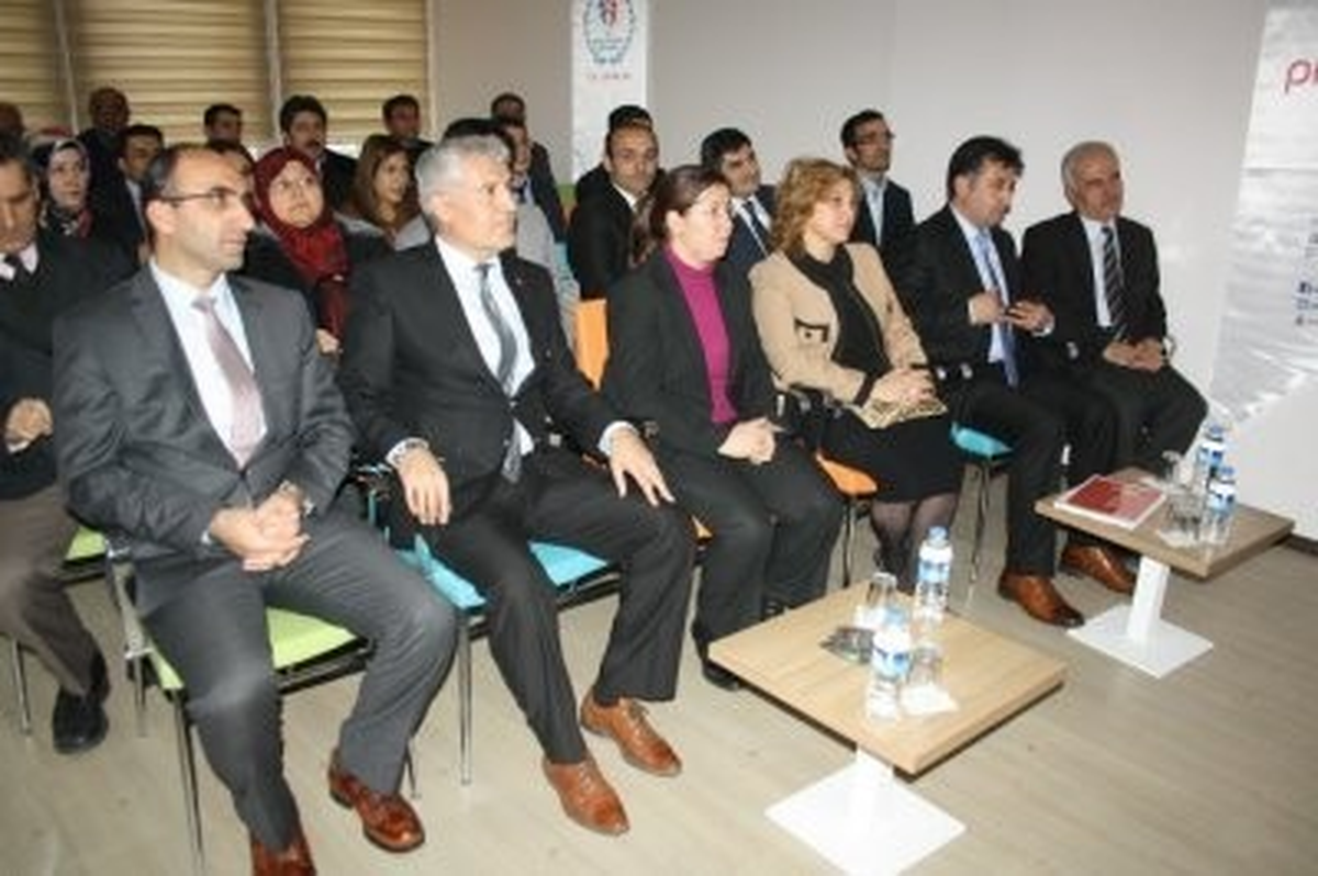 Aile Eğitim Programına Katılan Kursiyerlere Sertifikaları Verildi